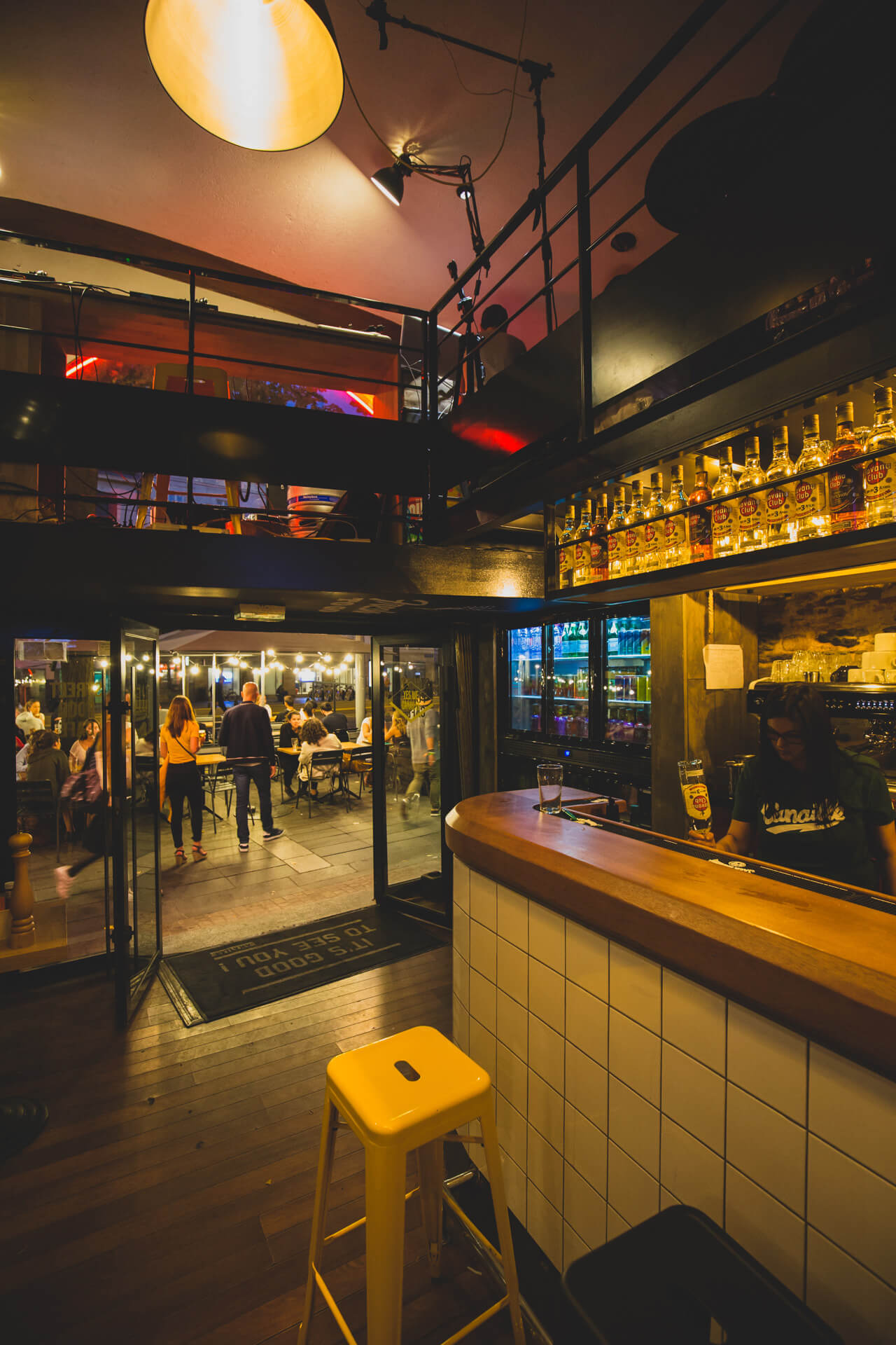 canaille-50-otages-nantes-centre-bar-deco-3