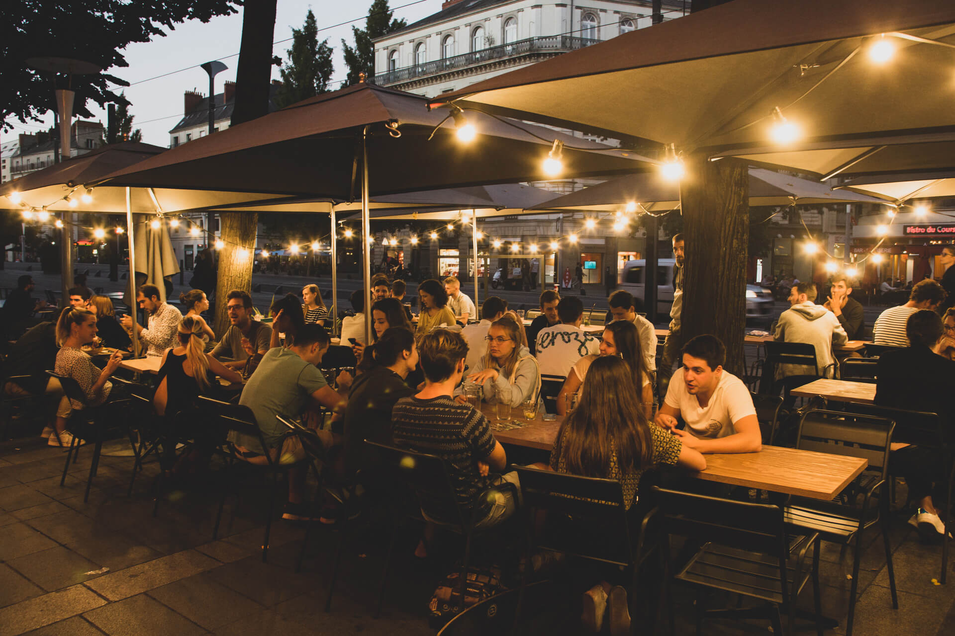 canaille-50-otages-nantes-centre-bar-terrasse-2